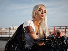 Girl: Motocycle | Девушка на мотоцикле