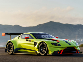 Категория постеров и плакатов Aston Martin