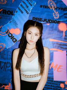 Itzy (Коллекция постеров) - Yeji