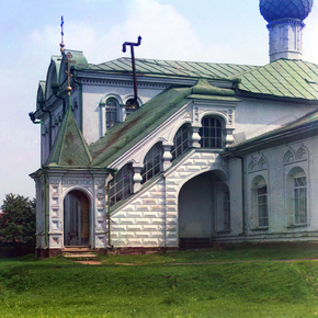 Вход в зимнюю церковь Николы Пенского. Ярославль