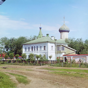 Вход в Оршский монастырь и дом игуменьи