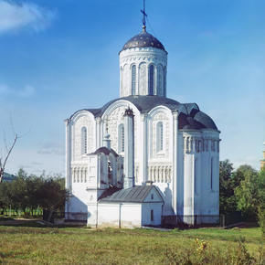 Владимир. Дмитриевский собор с юго-востока