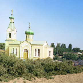Мугань. Церковь в поселке Петропавловское Мугань. Церковь в поселке Петропавловское