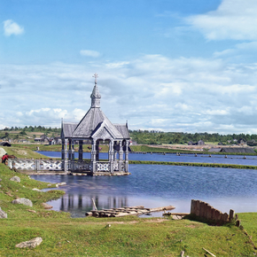Часовня для водоосвящения в селе Девятины