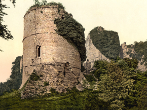 Castle, the round tower, Goodrich, England