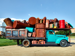 Carol M. Highsmith | Кэрол М. Хигсмит - Скульптура возле Sioux City Art Center