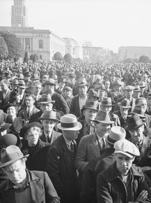 Dorothea Lange | Доротея Ланж - Прослушивание выступлений на массовом собрании