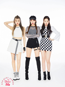 MOMOLAND